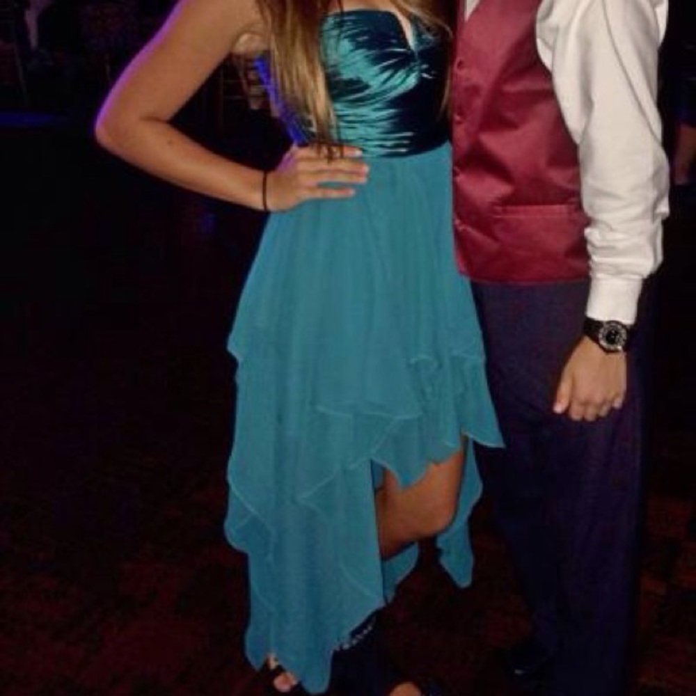 Reign On Sweet 16 Court Dress! Emerald strapless high-low dress!